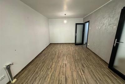Sp comercial renovat, 2 intrari, centrala, stradal, zona Sud