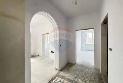 Casă cu 4 camere cu Teren 337 Mp în Est - 3