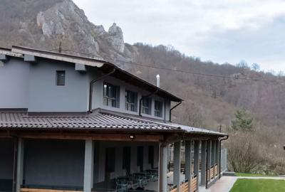 Casă cu 4 camere în Buru - 1