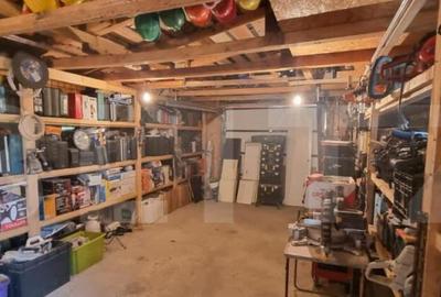 Casă cu 4 camere cu Teren 1800 Mp în Central