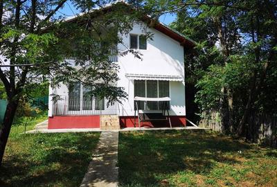 Casă cu 4 camere în Central - 1