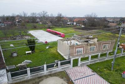 Teren de 2799 mp, în Peregu Mic