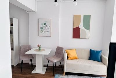 Apartament cu 2 camere semidecomandat, mobilat în Central