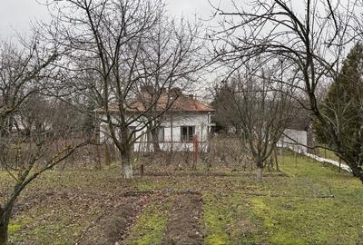 Casă cu 4 camere în Bucșani - 1