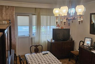 Apartament cu 3 camere decomandat în Craiovei - 3