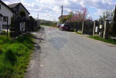 Teren Construcții intravilan de 2505 mp, în Est - 3