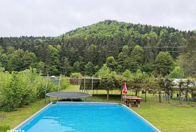 Casă cu 8 camere cu Teren 3800 Mp în Central - 4