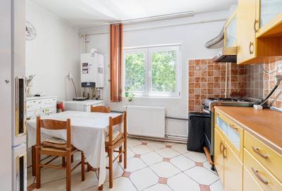 Apartament spatios, cu centrala - langa Mall Vitan - 2
