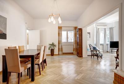 Apartament cu 4 camere decomandat în Capitale - 2