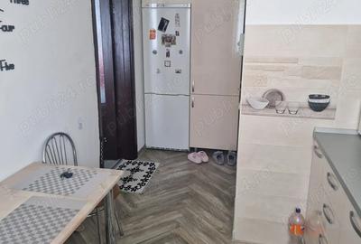 Apartament semi-decomandat 3 camere. - 2