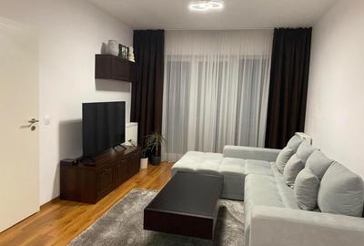 Apartament cu 2 camere decomandat în Tractorul
