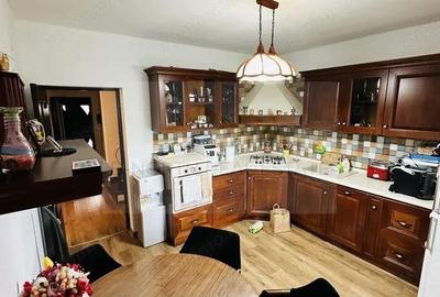 Casă cu 4 camere cu Canalizare în Dragomirești-Deal - 4