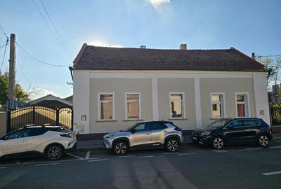 SP birou la casa central , lux 2 cam dep , baie , intr auto - 14