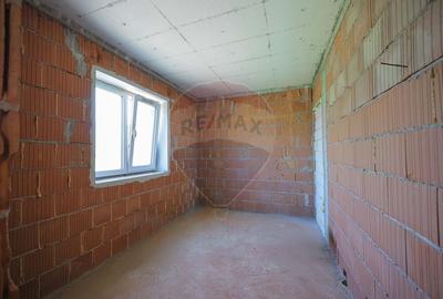 De vanzare casa cu un proiect deosebit, la rosu , Str. Gheorghe Doja - 31
