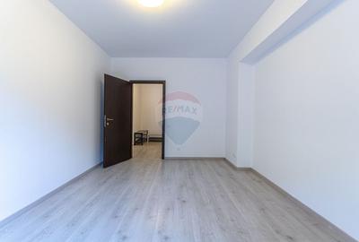 Apartament cu 4 camere de inchiriat Tampa Gardens Racadau etaj 10/12 - 12
