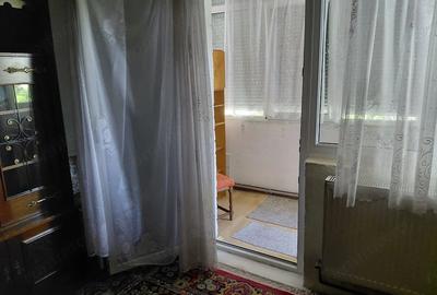 Apartament cu 3 camere decomandat în Complex Studențesc - 1