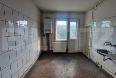 Casa deosebita D-P-E+POD, 6 camere, 200 mp + 1053 mp teren, garaj - Tractorul - 11