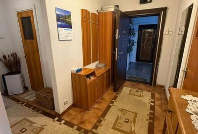 Apartament cu 3 camere semidecomandat, mobilat în Berceni - 5