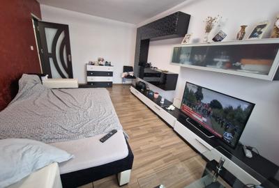 Apartament cu 3 camere ,decomandat, zona Alexandru cel Bun - 2