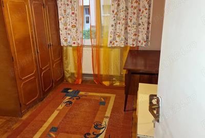 Inchiriez , caut colega apartament - Zona Soarelui ,Scoala 30 Parc - 3