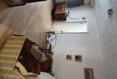 Apartament cu 3 camere semidecomandat în Central - 1