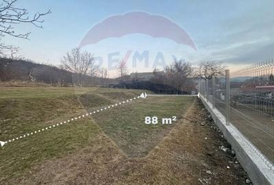 Teren agricol extravilan de 2456 mp, în Buhoci - 3