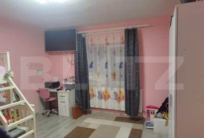 Casa cu 2 camere,baie, bucatarie,anexe.pivni?a teren 1000 - 7