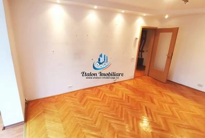 Apartament cu 3 camere decomandat în Central - 1