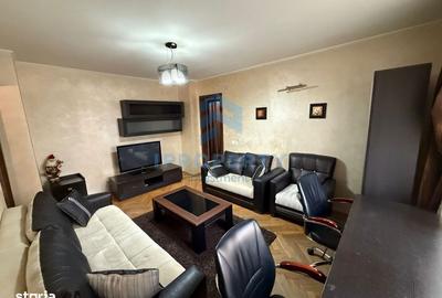 Apartament cu 3 camere, mobilat în Romană