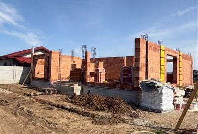 Casă cu 3 camere în Exterior Vest - 1