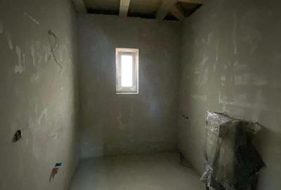 Casă cu 4 camere cu Teren 400 Mp în Luna - 5