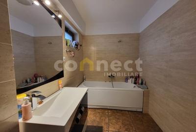Apartament de 2 camere, semidecomandat, cu parcare. - 11