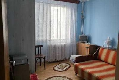 Apartament cu 3 camere decomandat în Crângași - 2