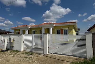 Duplex pe parter 3 camere 2 bai Mosnita Noua - 3