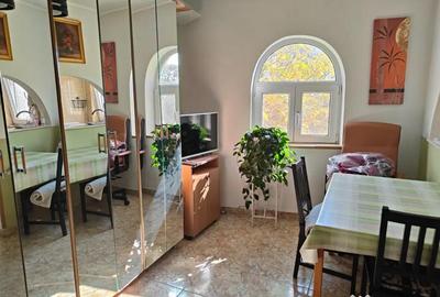 Apartament cu 2 camere semidecomandat în Unirii