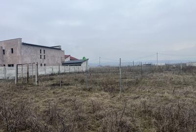 Teren de 557 mp, în Șimian - 2