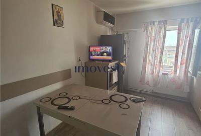 Apartament cu 2 camere decomandat în Carpați 2 - 5