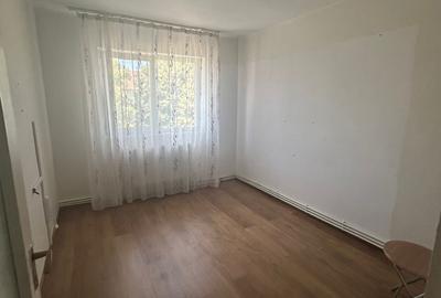 Apartament 2 camere-Zona Sud - 45 mp - 40000 euro - 2