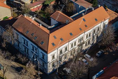 Spațiu comercial, de 1,300 mp, în Central - 1