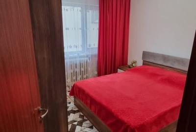 Apartament cu 3 camere, 80 mp, renovat complet, Reșița, Bld. Republicii - 3