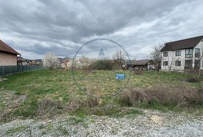 Teren de 2210 mp, în Central - 1