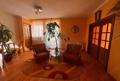 Casă cu Teren 1000 Mp în Central