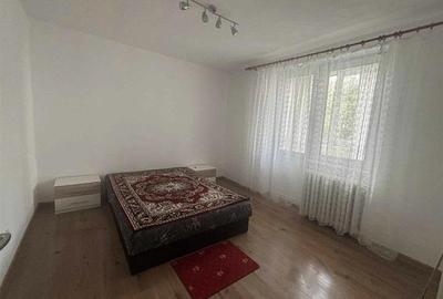 Apartament cu 2 camere semidecomandat, mobilat în Tipografilor