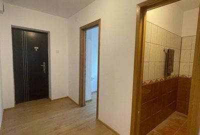 Apartament cu 3 camere decomandat, mobilat în Unirii