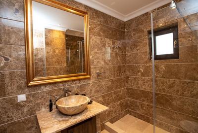Casă individuală cu 5 camere cu Canalizare în Tunari - 55