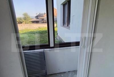 Casa cu 2 camere ?i living cu o gradina generoasa in su - 10