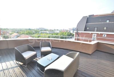 Penthouse cu 3 camere decomandat, mobilat în Herăstrău