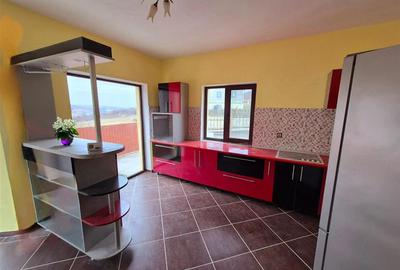 Casă cu 5 camere cu Teren 464 Mp în Bucium - 3