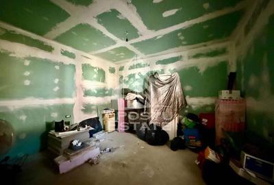 Apartament o camera, 31mp,curte comuna,zona Lunei - 2