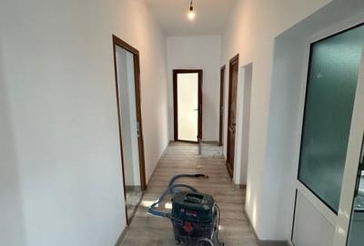 CENTRU- apartament 5 camere  etajul 1 - 2